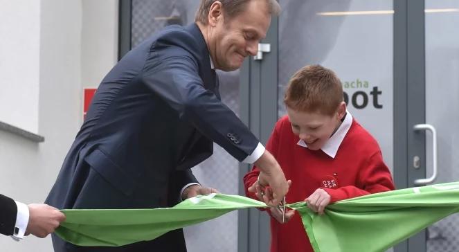 Donald Tusk otworzył dom dziecka koło Tarnowa: dzieci zasługują na najwyższe standardy