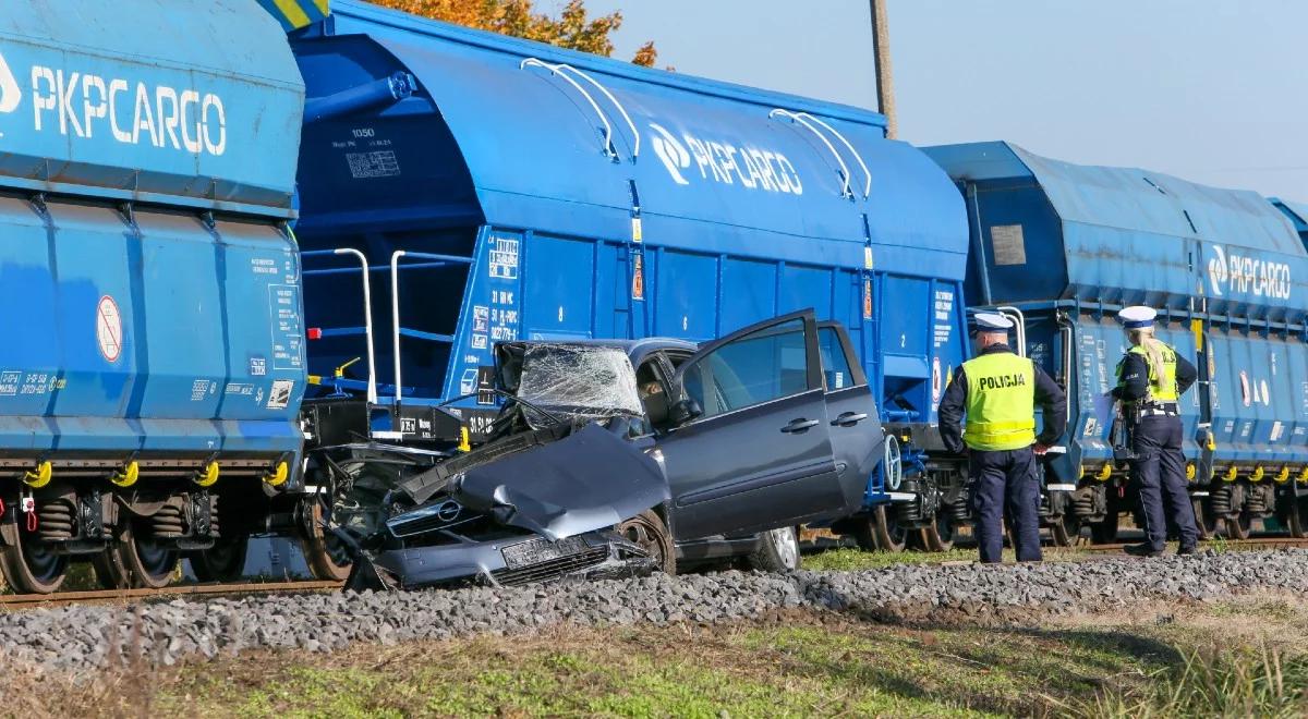 Wypadek na przejeździe kolejowym. Kobieta wjechała prosto pod pociąg