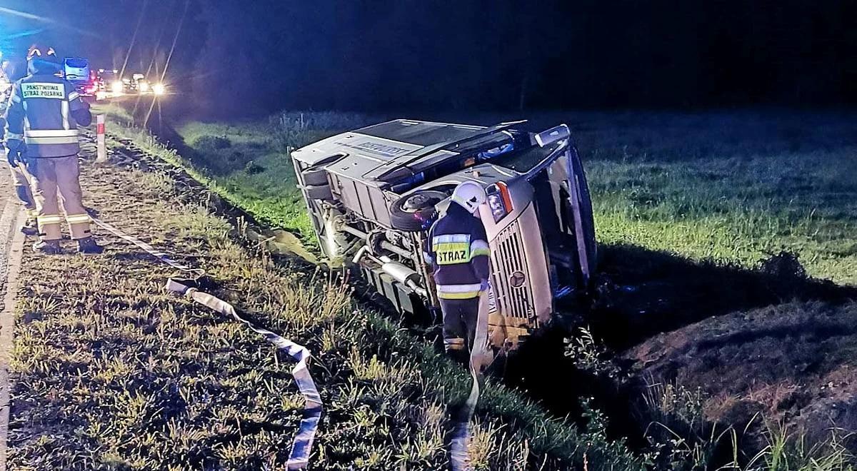 Wypadek autobusu w Wielkopolsce. Kilku pasażerów jest poszkodowanych