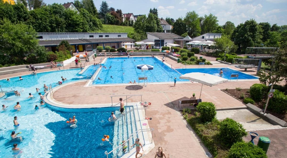 "Często dochodzi do bójek i napaści na tle seksualnym". Niemcy obawiają się wizyt na kąpieliskach