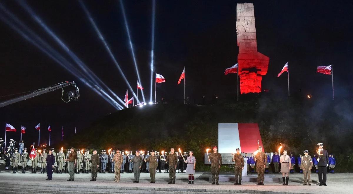 "Pokazywać, jak bardzo II wojna światowa odbiła się na polskich losach". Lodowski o nauce historii