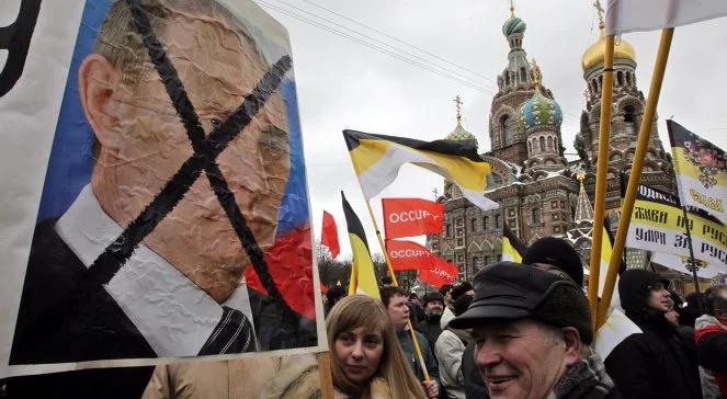 Rosja: wielki biały krąg przeciw Putinowi