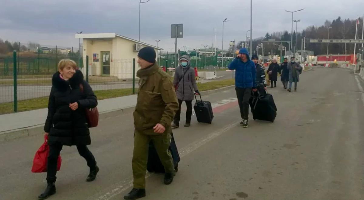 SG o przepustowości granicy z Ukrainą. "Do Polski trafiło już ponad 300 tys. uchodźców"