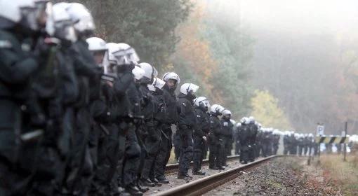 Tysiące demonstrantów na torach