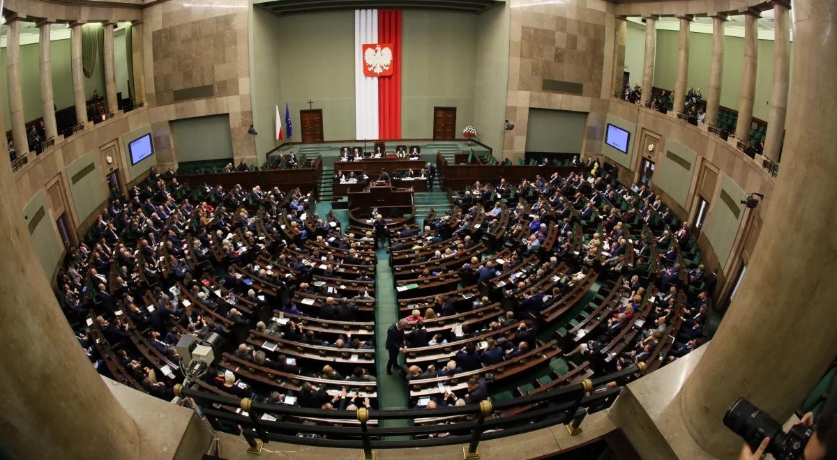 Nowy sondaż: PiS 36 proc., PO 25 proc. Sześć partii w Sejmie