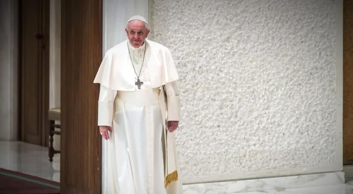 "Makabryczny upadek człowieczeństwa". Papież Franciszek jednoznacznie o wojnie na Ukrainie