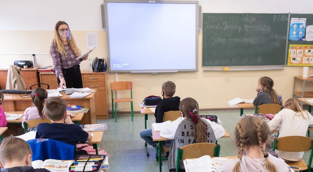 Emerytury nauczycielskie. Szef MEiN zapowiedział, kiedy pojawi się projekt ustawy