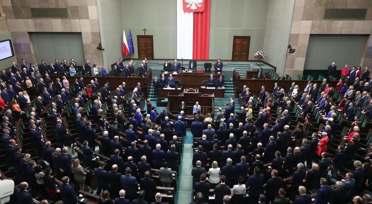 Minuta ciszy i modlitwa. Sejm upamiętnił prof. Zbigniewa Wawra i Andrzeja Tyszkę oraz gen. Hermaszewskiego