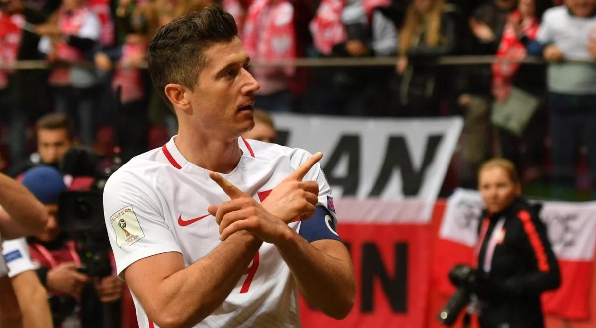 Człowiek wielu talentów. Robert Lewandowski po świętowaniu awansu... obronił pracę licencjacką