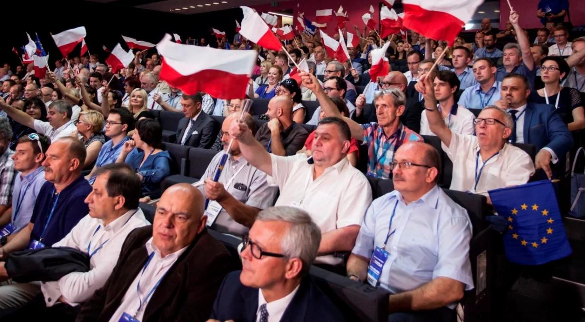 Politycy PO na konwencji: potrzeba dyskusji o wejściu Polski do strefy euro