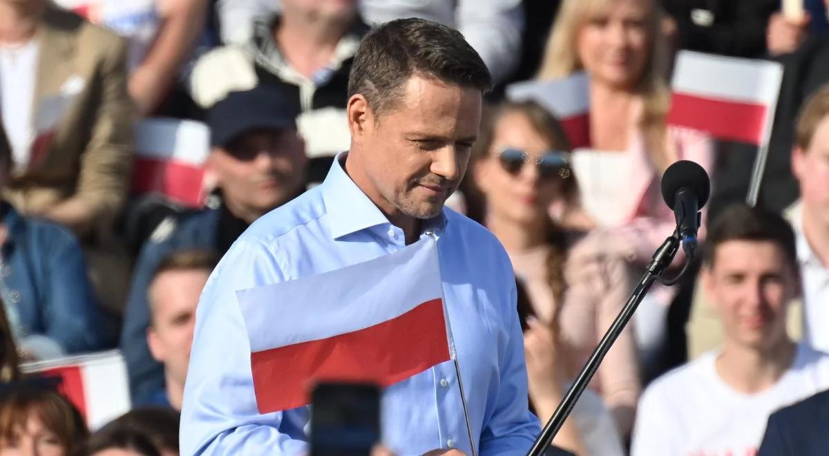 Kibice przeciwko Trzaskowskiemu. "Rafałek kazał zdejmować krzyże"