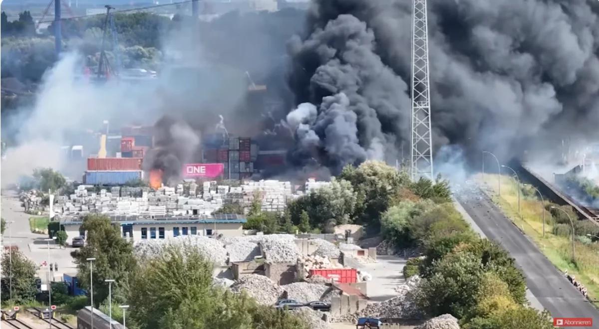 Hamburg. Ogromny wybuch i pożar w porcie. Czarny dym nad miastem