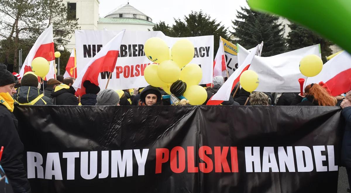 Protest przeciw podatkowi handlowemu 