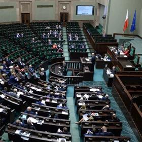 Sejm uchwalił ustawę o zniesienia limitu składek na ZUS