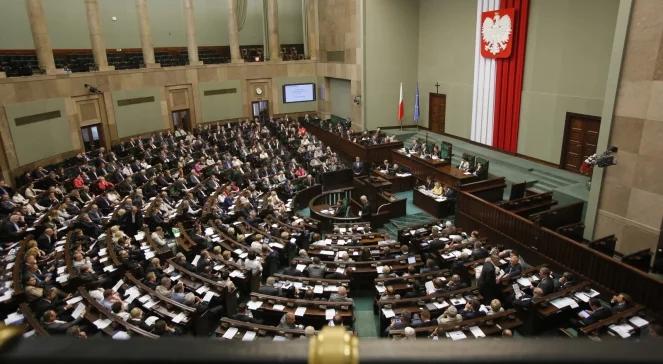 Sondaż: Palikot w Sejmie, a PSL pod progiem