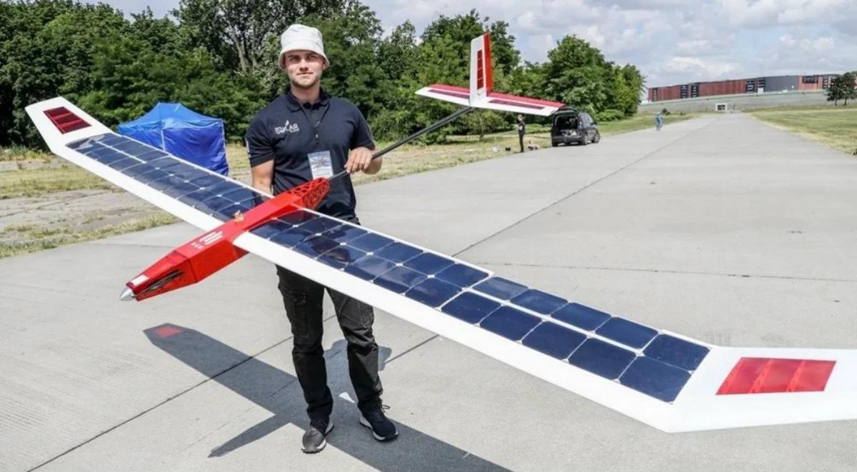 Kraków: studenci AGH stworzyli pierwszy w Polsce samolot solarny