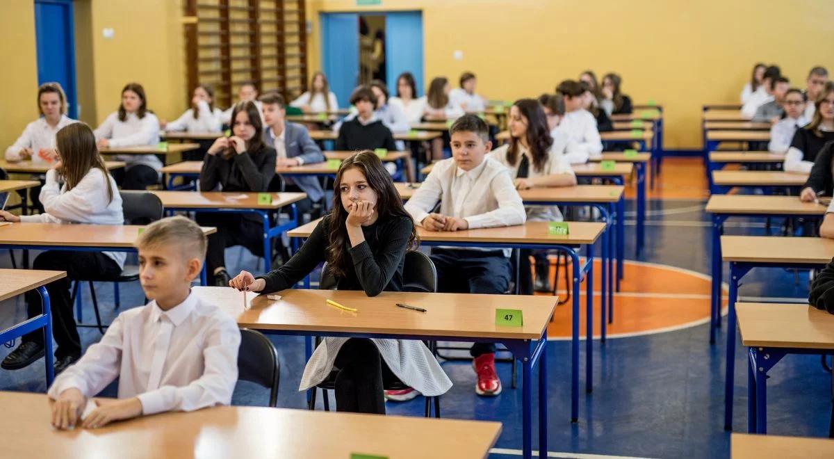 Rozpoczyna się egzamin ósmoklasisty. Dziś uczniowie zmierzą się z językiem polskim