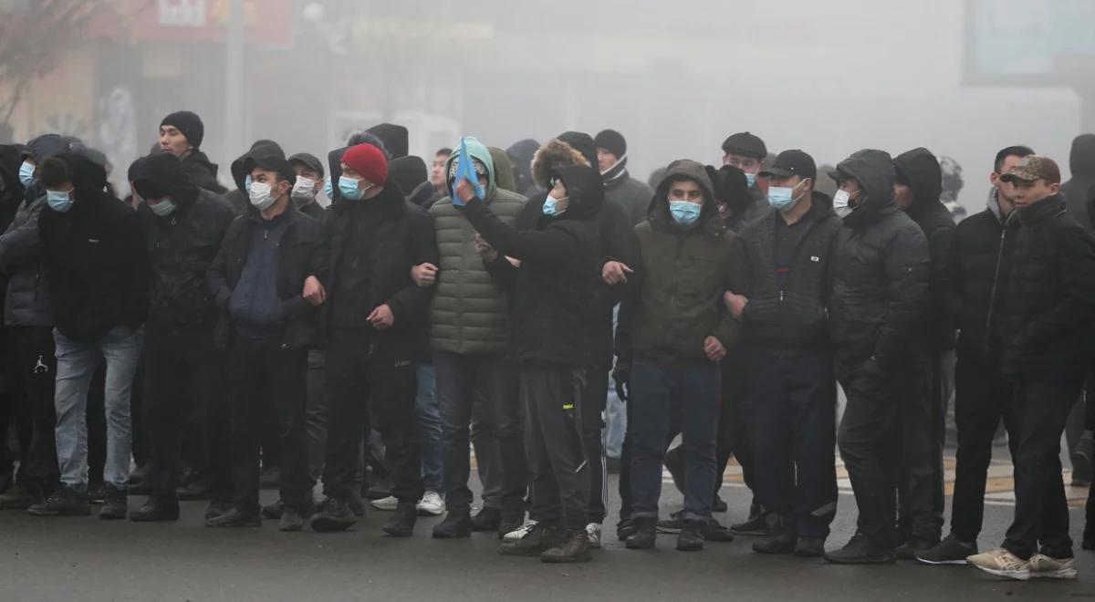 Protesty w Kazachstanie. Starcia demonstrantów z policją, płonie budynek prokuratury