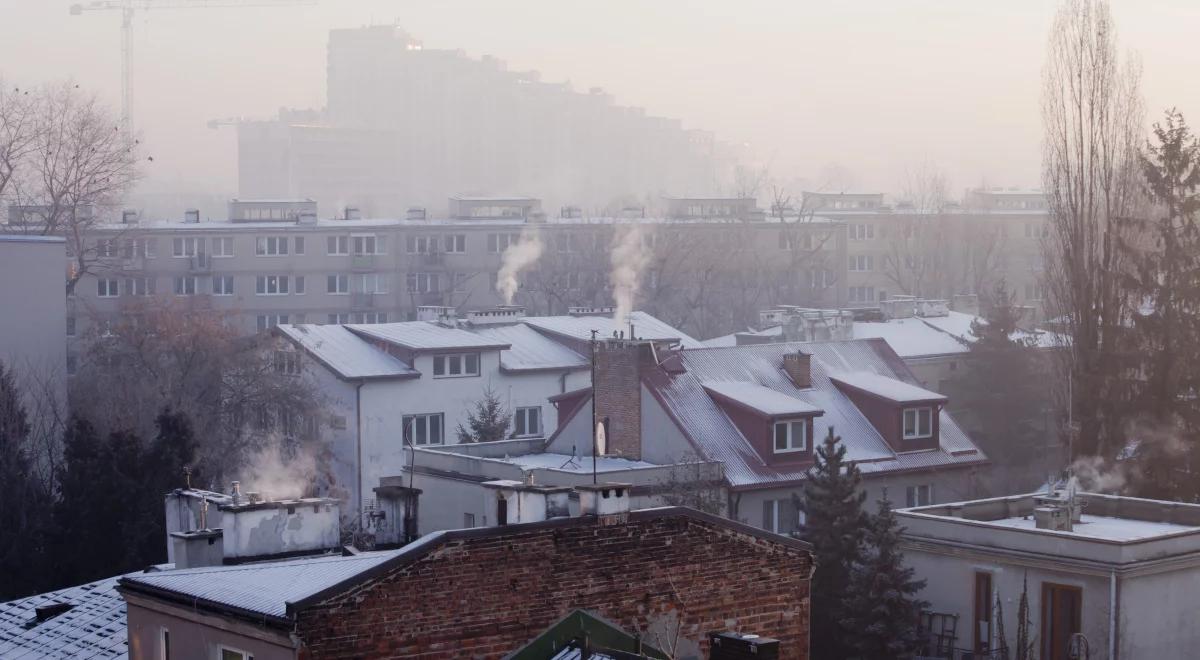 Warszawa nie radzi sobie z kopciuchami. Do wymiany zostało jeszcze prawie 4,5 tys. bezklasowych pieców