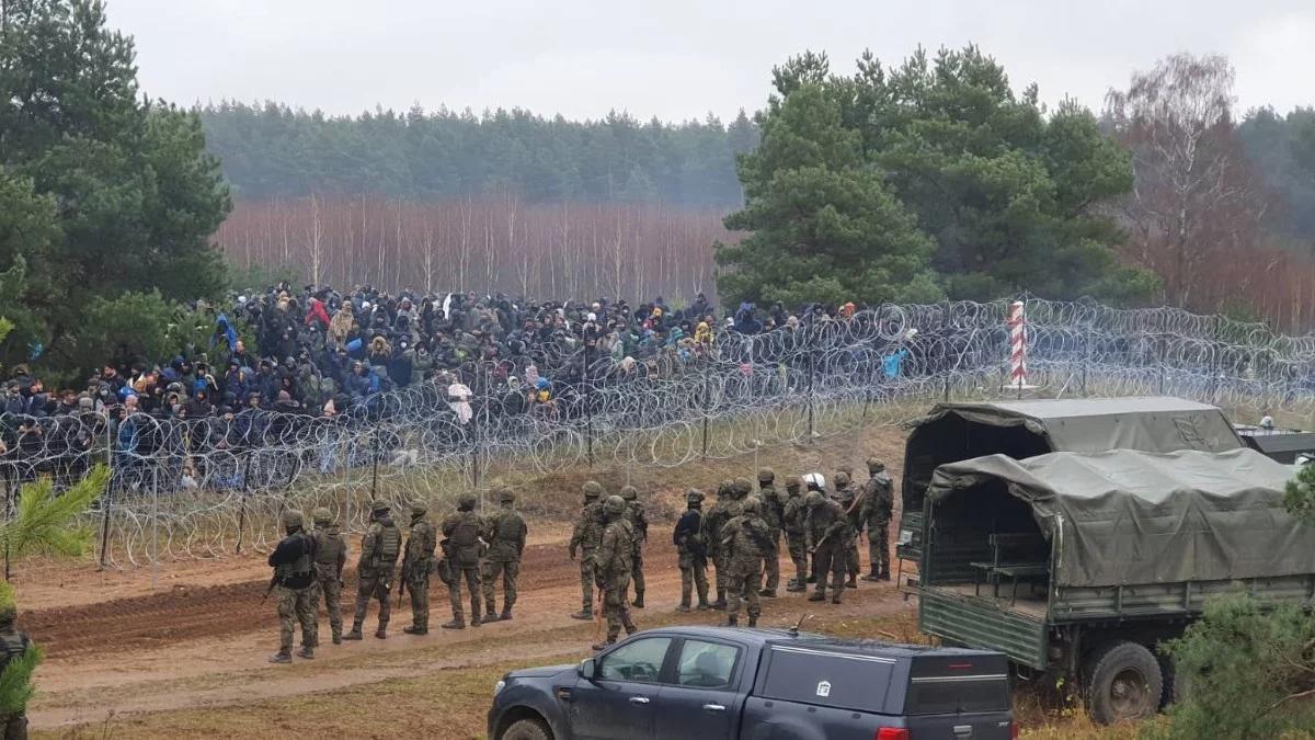 Były ambasador ostrzega: Białoruś szkoli afgańskich i irackich weteranów do ataków na polską granicę