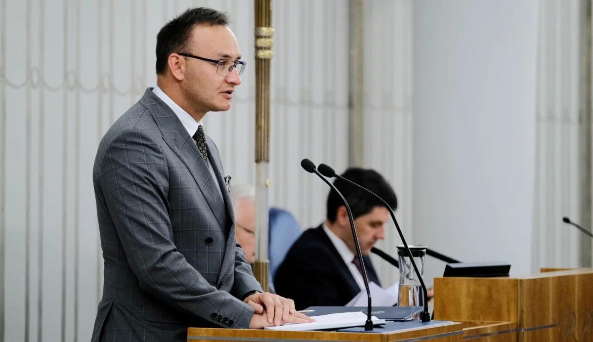 "Dzieci umierają, a program operacji serca nie działa". RPD apeluje do ministra zdrowia 