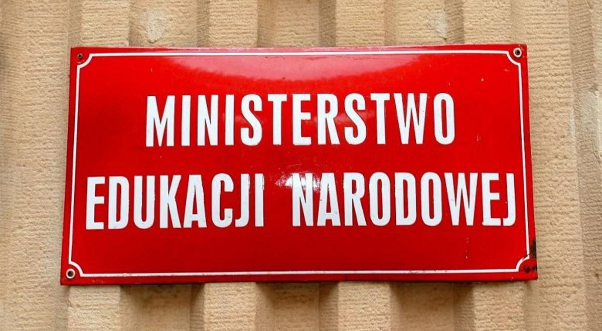 MEN rozpoczyna konsultacje podstaw programowych w szkołach ponadpodstawowych
