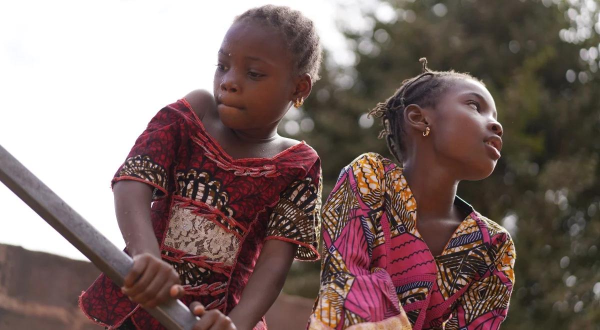 Afrykański kraj przeciwko małżeństwom z nieletnimi. Nowe prawo ma chronić młode kobiety