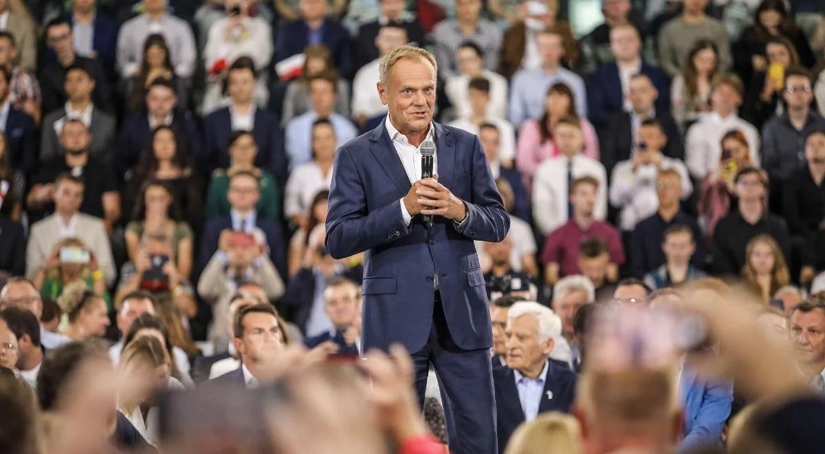 Rodzina 500+. Tusk zmienia zdanie i przeczy sam sobie