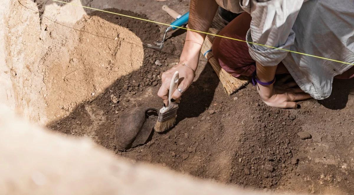 Od teledysku przez wampirkę po nubijskie szaty. Ogłoszono wyniki konkursu "Archeologiczne Sensacje 2024"