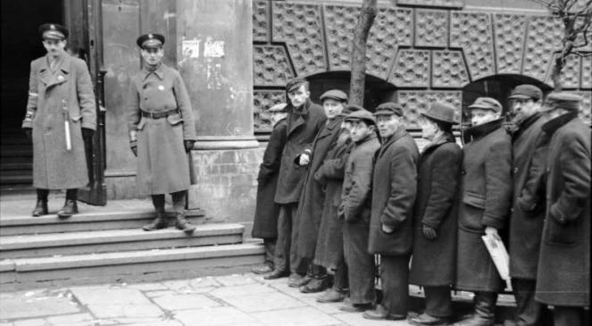 Za wypowiedź o Żydach: "zawiesić historyka"