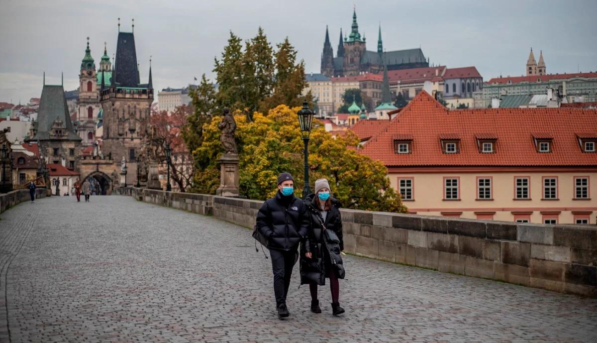 Epidemia koronawirusa przyspiesza nie tylko w Polsce. Rekordy zakażeń u naszych sąsiadów