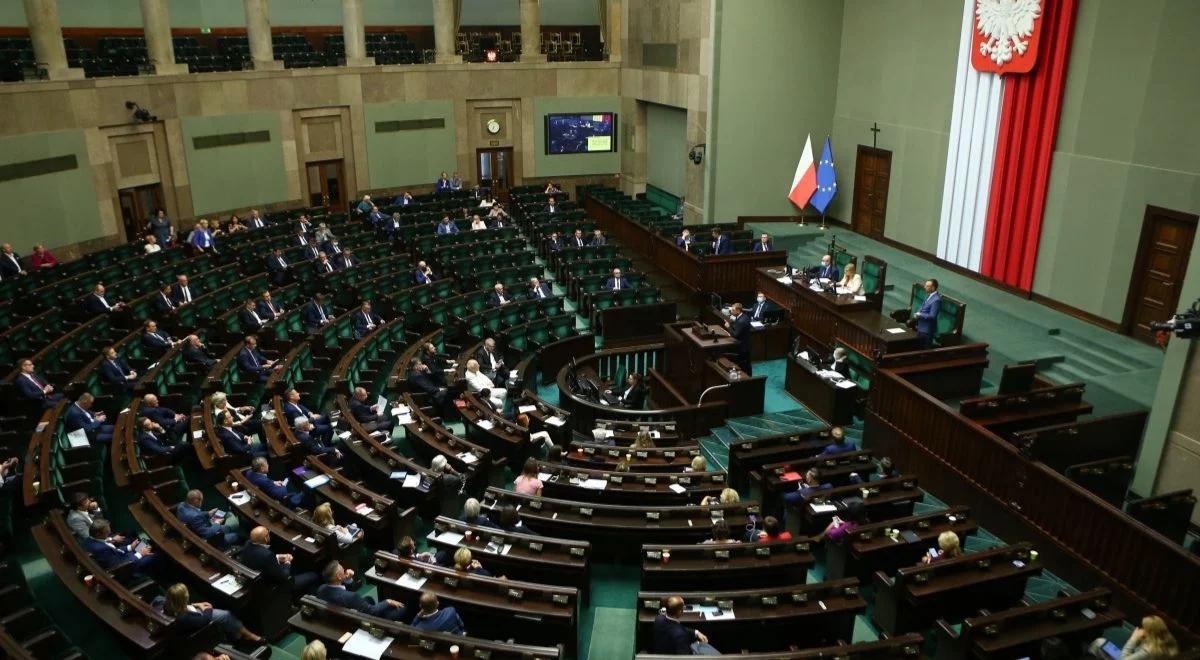 PiS z samodzielną większością w Sejmie. Wyraźna przewaga nad KO