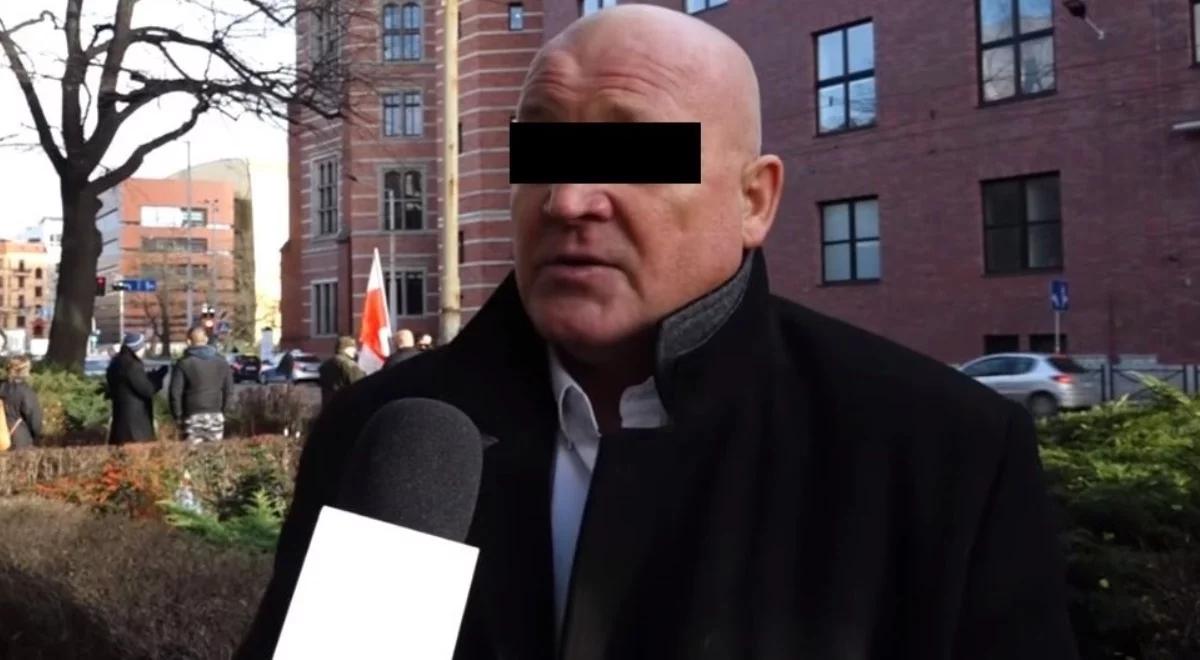 Policja postawiła zarzut Piotrowi R. ws. marszu narodowców na terenie niemieckiego obozu Auschwitz