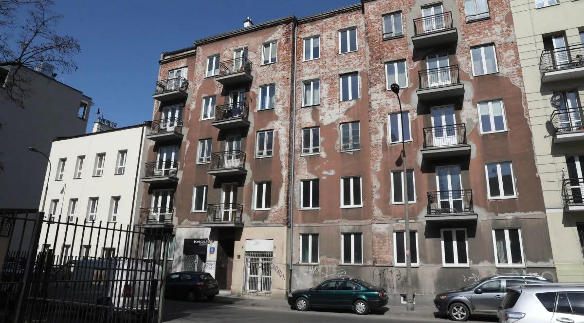Afera reprywatyzacyjna w Warszawie. Prokurator stawia zarzuty zatrzymanym ws. Skaryszewskiej 11