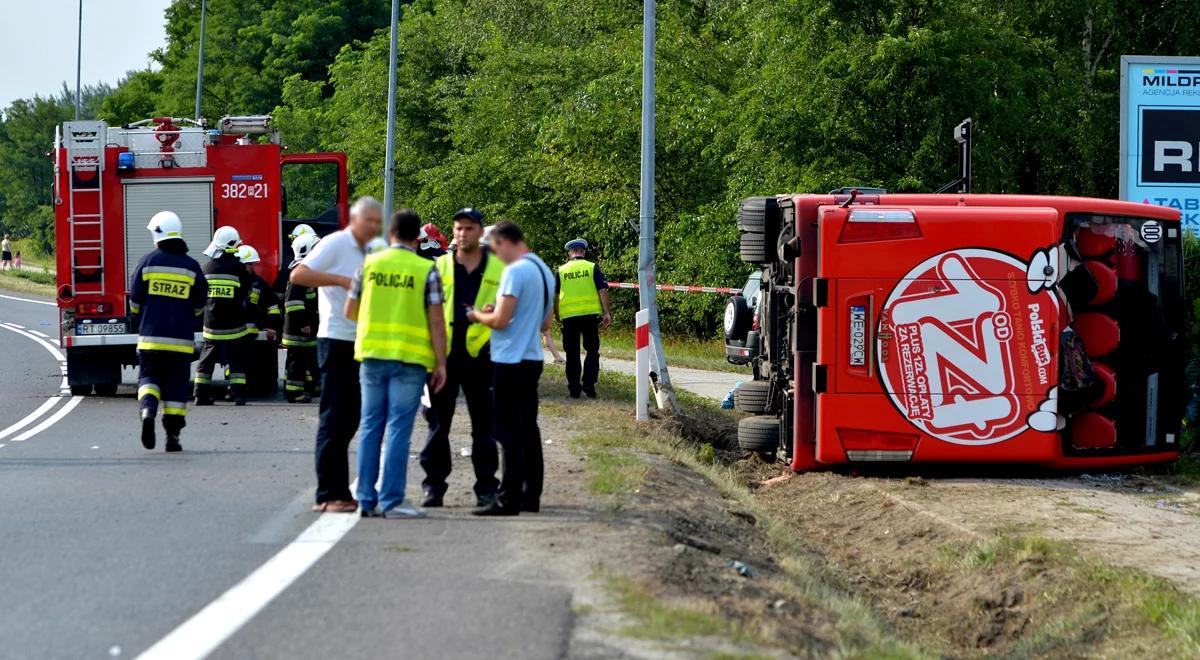 Po wypadku Polskiego Busa w Nowej Dębie droga już przejezdna
