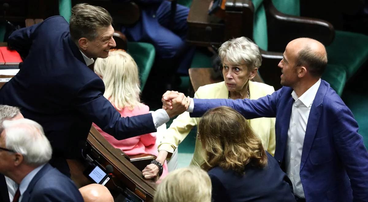 "Obnaża ich niecne zamiary i intencje". Rzecznik PiS o reakcji opozycji na zmiany Kodeksu wyborczego