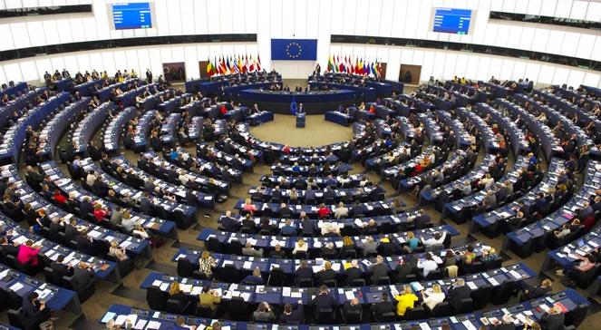 „Maleje gotowość eurodeputowanych do głosowania za art. 7”