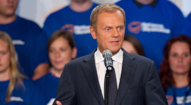 Litwa: Donald Tusk wyciąga "pomocną dłoń"