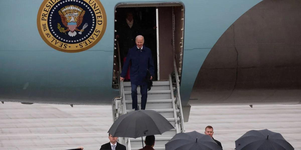 "Ręce precz od poszewek na poduszki Bidena". Apel do dziennikarzy latających Air Force One
