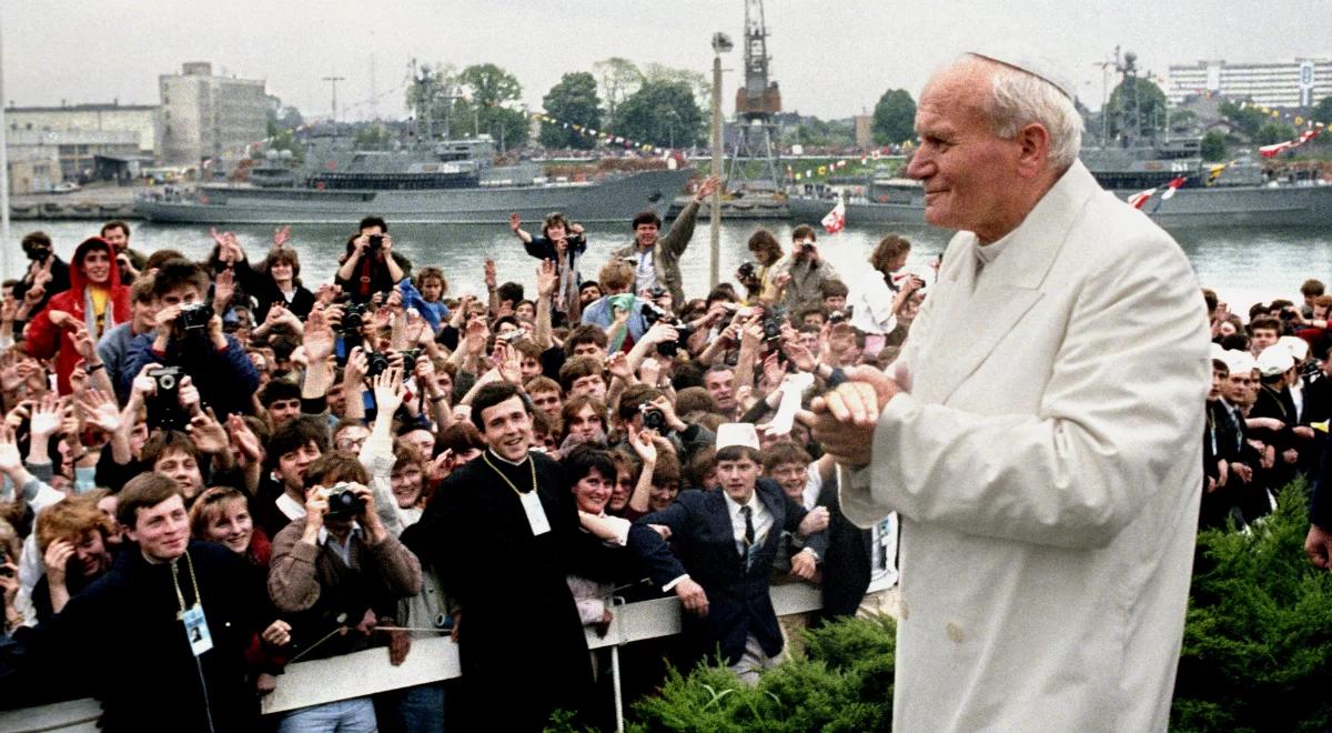 "Odwołania do Solidarności były dla władz najbardziej bolesne". Historyk o wizycie Jana Pawła II w Gdańsku w 1987 roku