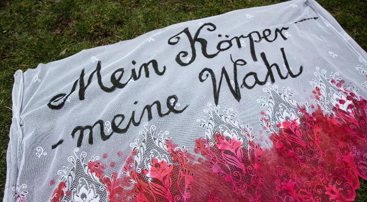 "Akt przemocy i próba zastraszania". Proaborcyjne hasła na berlińskim kościele