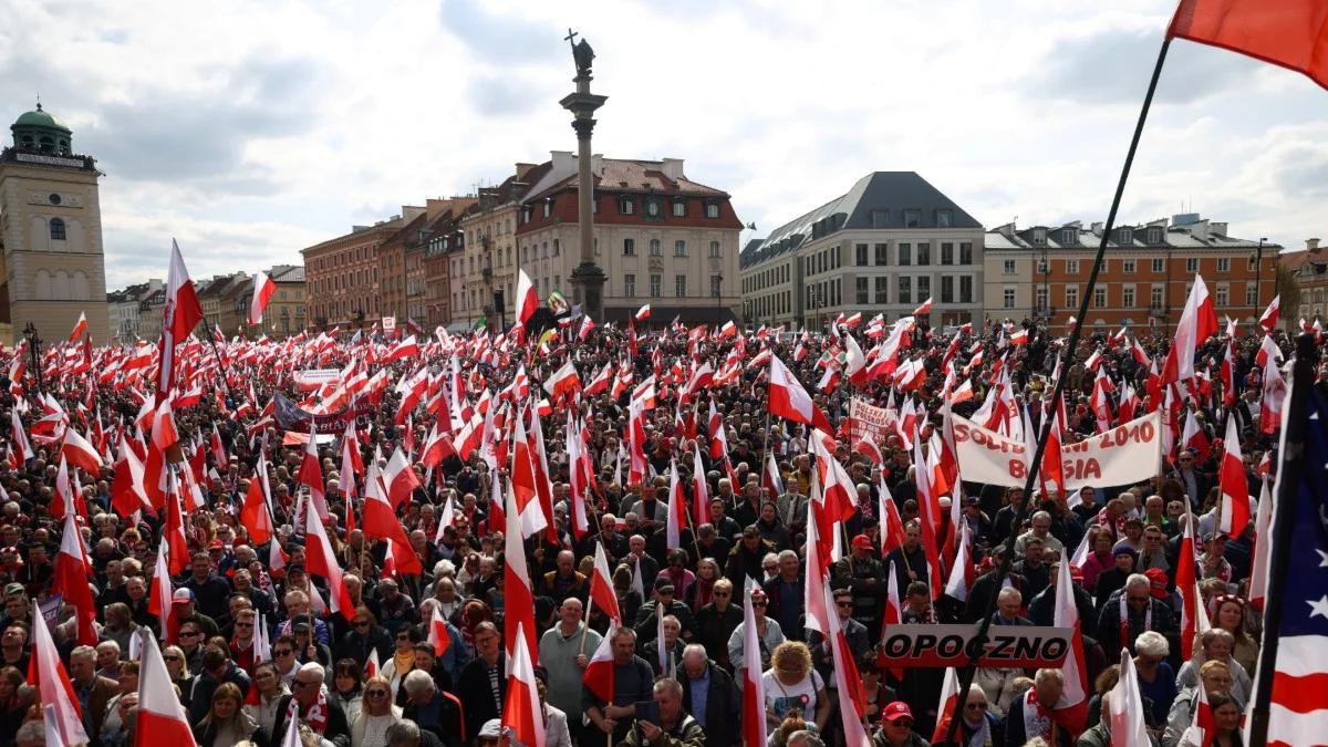 Będzie się działo w Warszawie. Marsze KO i PiS tego samego dnia