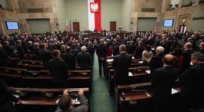 PiS i PO w górę. Ziobryści z 2 proc. poparciem
