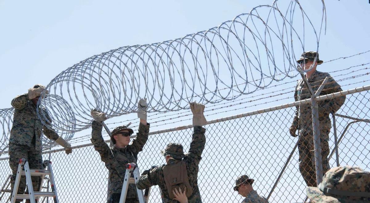 Imigranci masowo wysyłani do Guantanamo? Biały Dom dementuje
