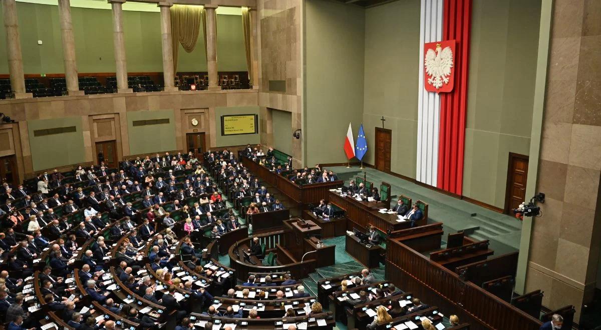 Ostatni dzień posiedzenia Sejmu. Posłowie zajmą się m.in. prezydenckim projektem o sądach pokoju