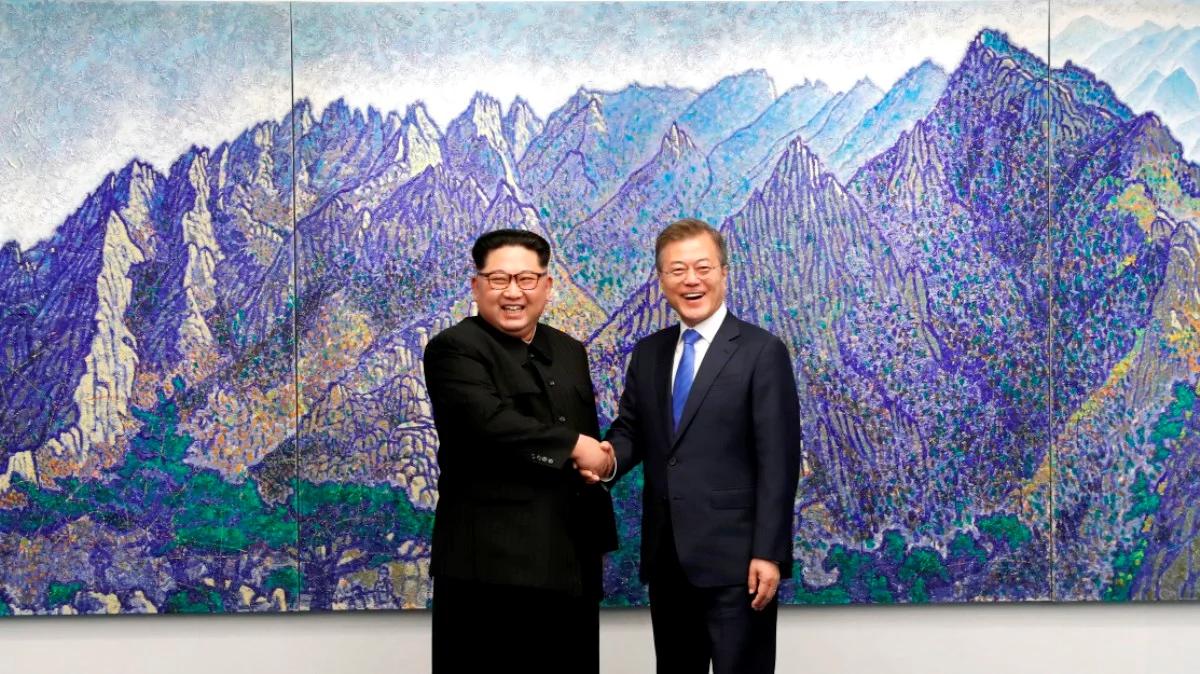 "To jest historyczny moment". Kim Dzong Un spotkał się z prezydentem Korei Południowej