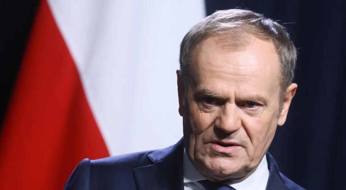 Tusk zeznawał w sądzie. Chodzi o skandaliczną okładkę "Gazety Polskiej"