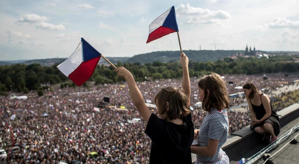 Łukasz Ogrodnik o protestach w Czechach: audyt KE obciąża Andreja Babisza