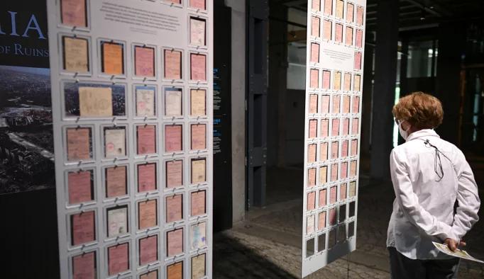 Muzeum Powstania Warszawskiego otrzymało olbrzymi dar: blisko 400 legitymacji powstańczych trafiło do zbiorów