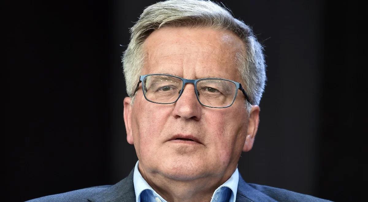 Sondaż: najważniejsi politycy powinni być szczepieni pierwsi. Komorowski: ten wynik mnie dziwi  